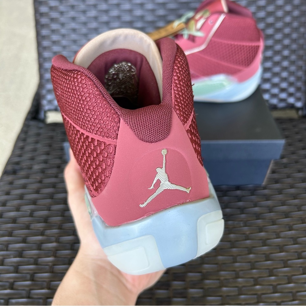 AIR JORDAN 38 YEAR OF THE DRAGON Size 15 - Picture 4 of 5